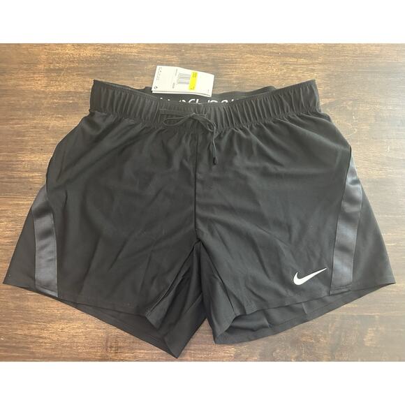 Nike Dri- Fit Swoosh Women’s 5” training shorts size Small NWT $30.00 Retail - Picture 1 of 3